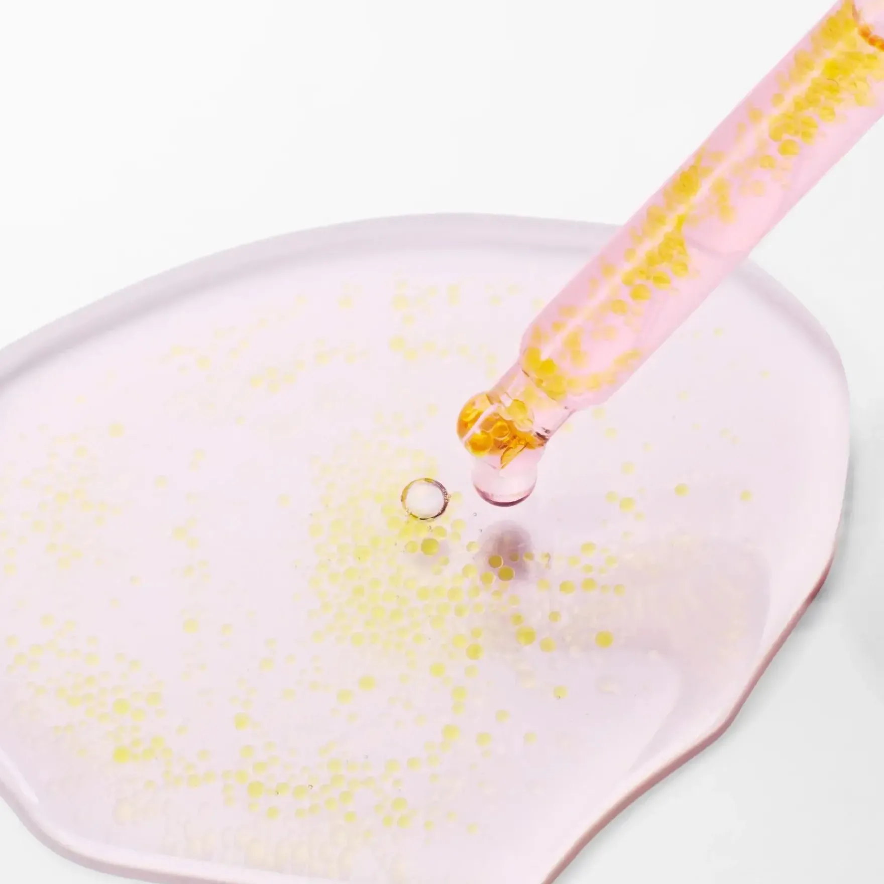 TXA 6 Niacinamide 10 Retinal Serum