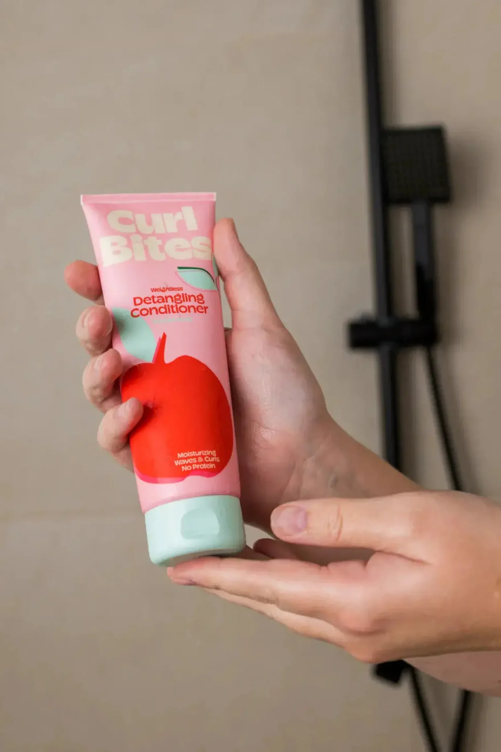 Weightless Detangling Conditioner