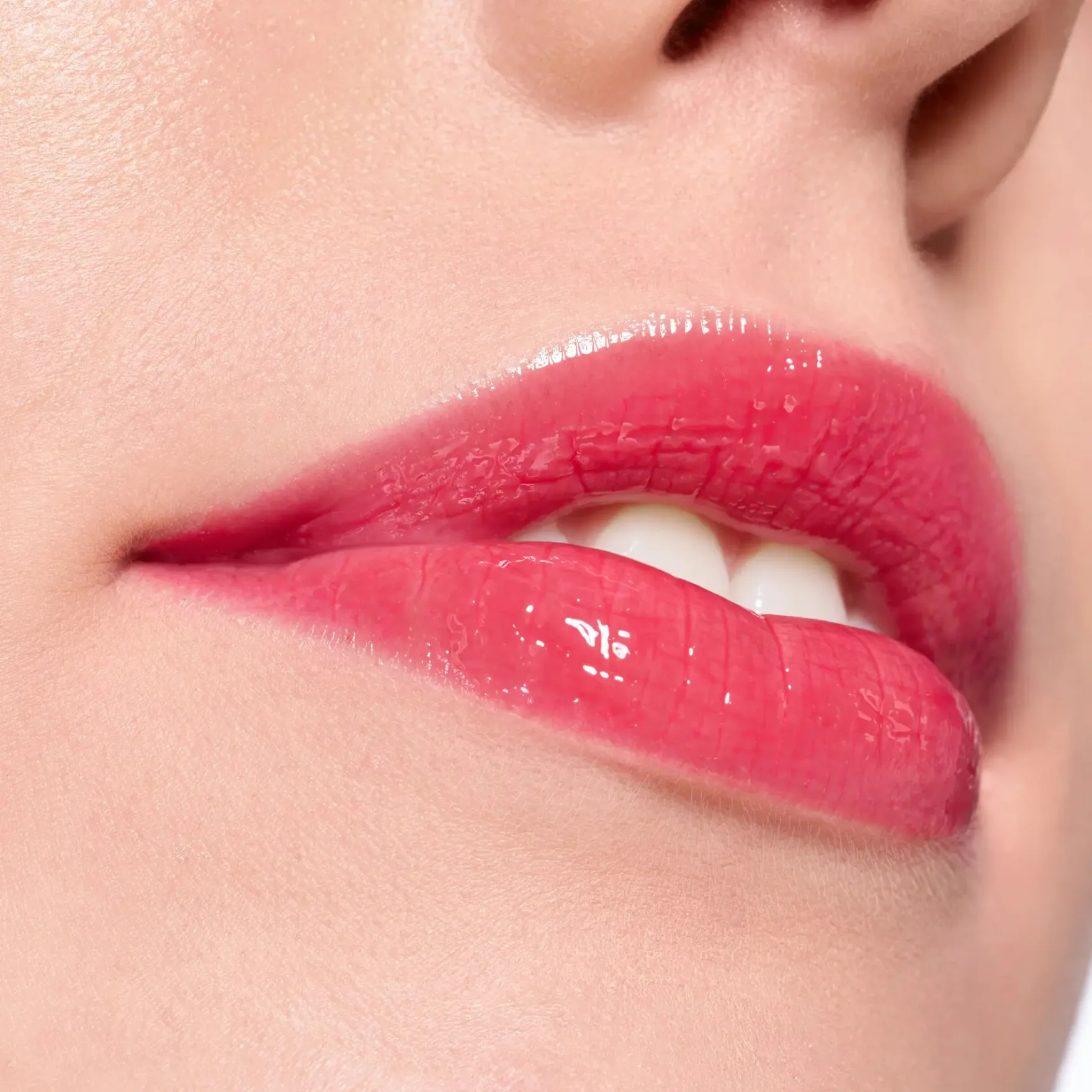 What The Fake! Plumping Lip Gloss 101 Main Squeeze