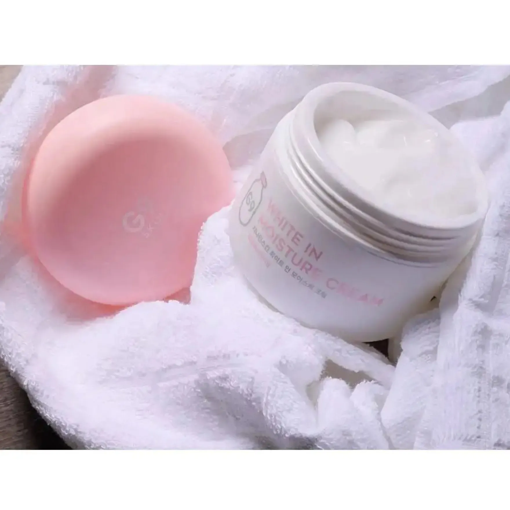 White In Moisture Cream